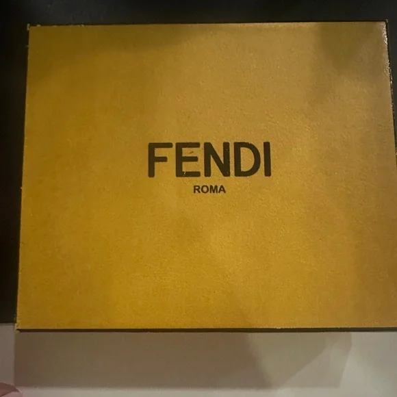 BRAND NEW AUTHENTIC FENDI FF CARD HOLDER - LIMITED EDITION - Picture 7 of 7
